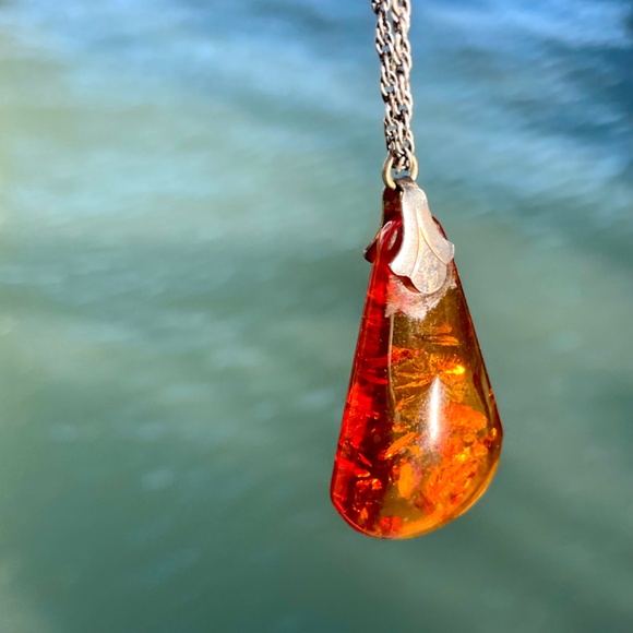 Vintage Amber Necklace - Picture 9 of 17